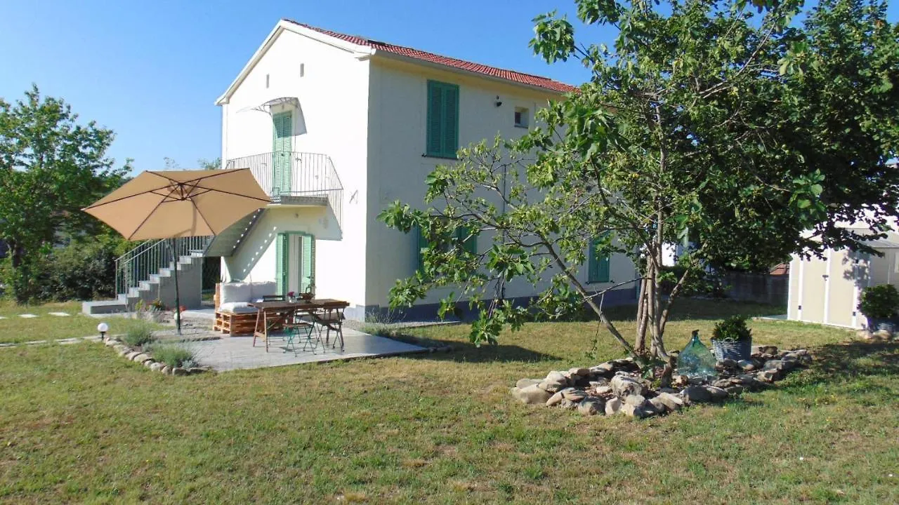 Apartmán Il Giardino Di Marzo Guest House Monti di Licciana Nardi